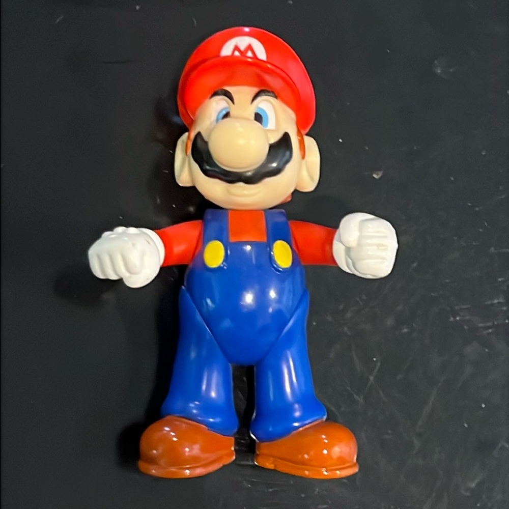 Vintage Original 2002 Wendy's Nintendo Super Mario Bros 4" Mario Action Figure